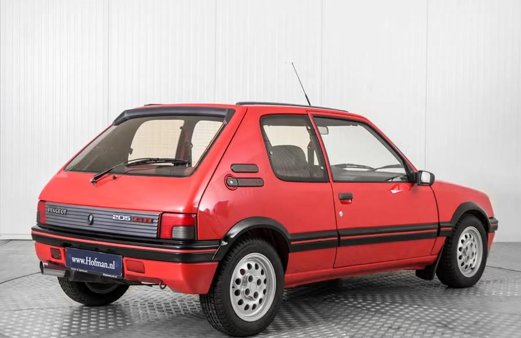 peugeot 205 GTI 1.6 rood